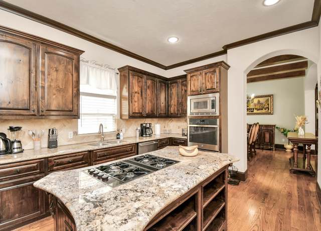 Property at 1241 W 24th St Unit B, Houston, TX 77008, 3 beds, 3.5 baths