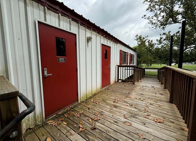 Property at 817 Walnut, Wharton, TX 77488, 2 beds, 1 bath