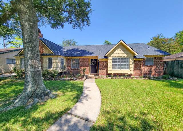 Property at 5846 Paisley St, Houston, TX 77096, 3 beds, 2 baths