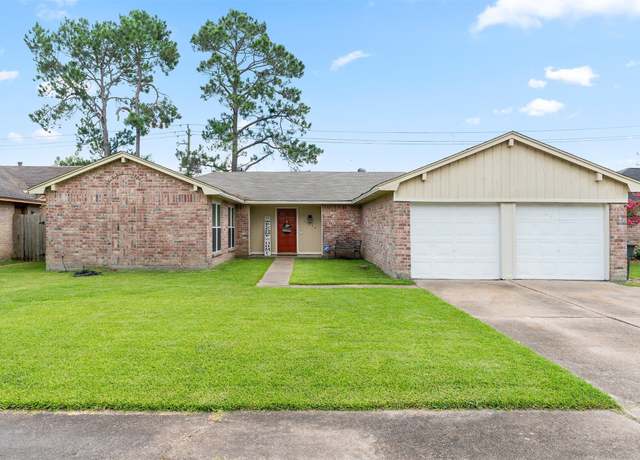 Property at 17326 Heritage Bay Dr, Webster, TX 77598, 3 beds, 2 baths