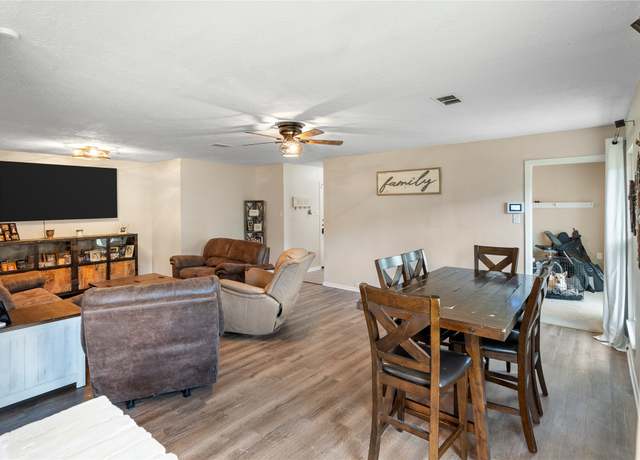 Property at 17326 Heritage Bay Dr, Webster, TX 77598, 3 beds, 2 baths
