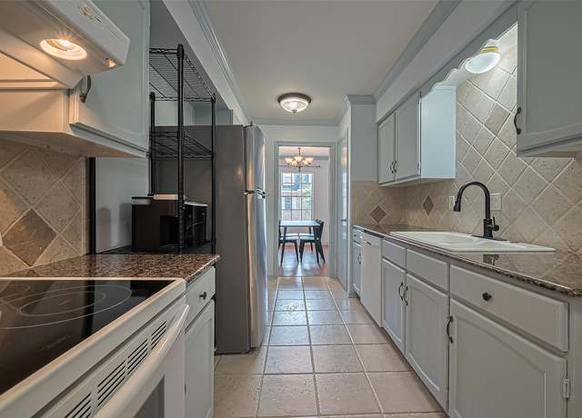 Property at 359 N Post Oak Ln #225, Houston, TX 77024, 1 bed, 1 bath