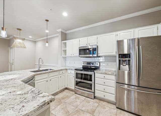 Property at 2111 Welch St Unit A119, Houston, TX 77019, 2 beds, 2 baths