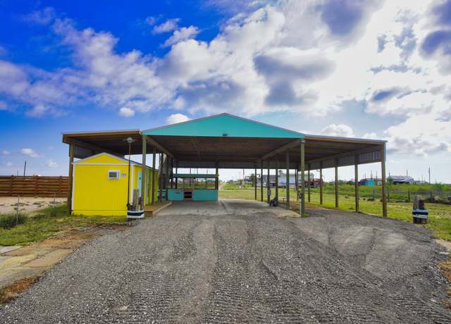 Property at 996 Blue Water Blvd, Sargent, TX 77414
