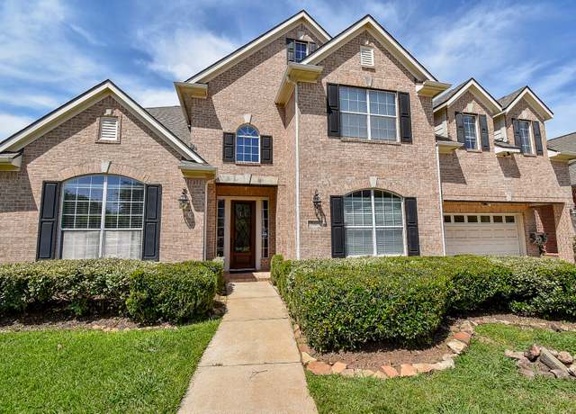 Property at 7003 Paxton Ct, Sugar Land, TX 77479, 5 beds, 4 baths