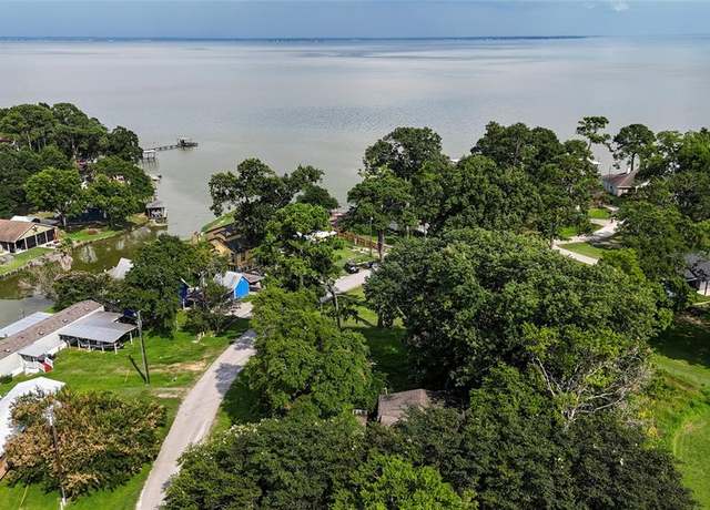 Property at 60 Bluewater Cv, Point Blank, TX 77364, 3 beds, 2 baths