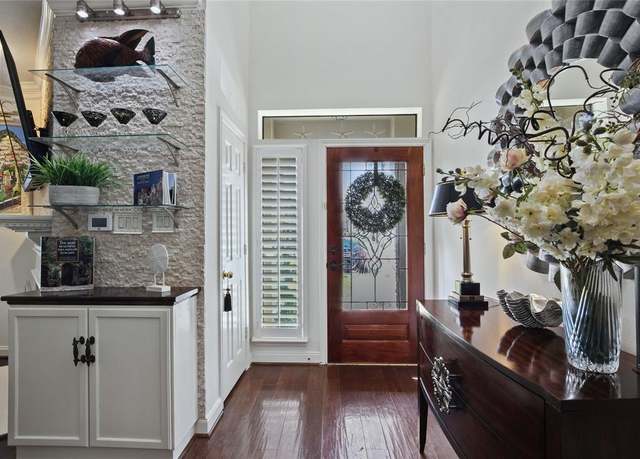 Property at 459 Mariners Dr, Kemah, TX 77565, 2 beds, 2.5 baths