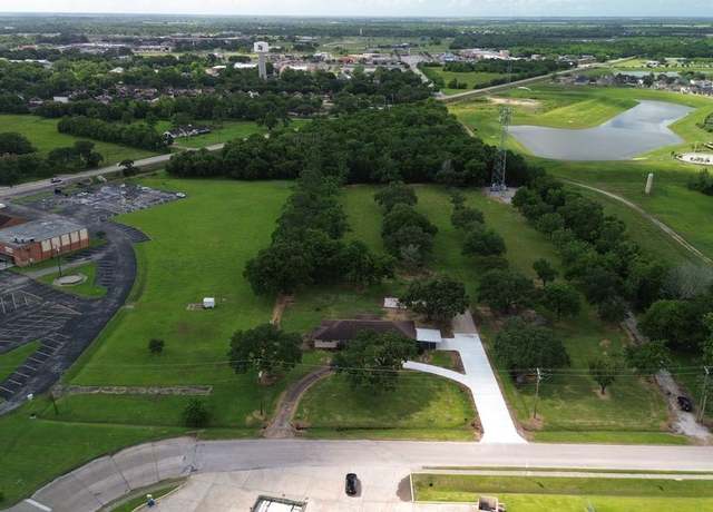 Property at 1001 Rosharon Rd, Alvin, TX 77511, 2 baths