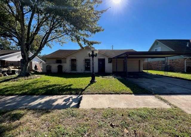 Property at 1105 E Purdue Ln, Deer Park, TX 77536, 4 beds, 2 baths