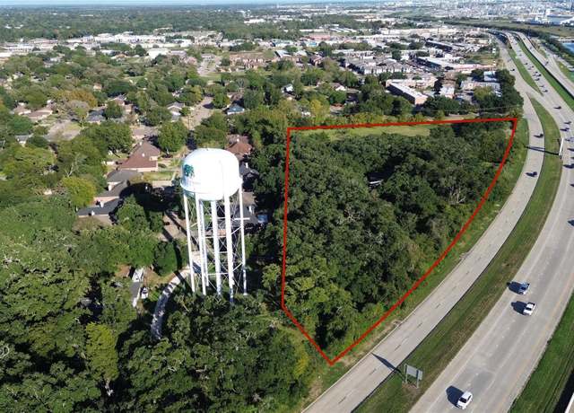 Property at 116 Balsam St, Lake Jackson, TX 77566
