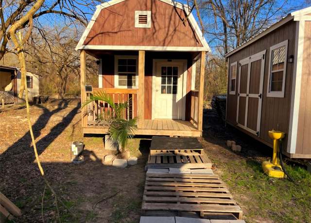 Property at 44 Caney Creek Dr, Huntsville, TX 77320, 1 bed, 1 bath
