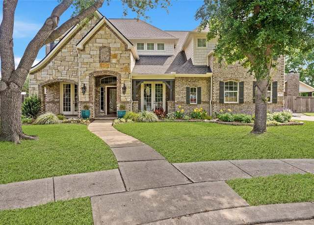 Property at 3907 Lakehill Park Ct, Sugar Land, TX 77498, 5 beds, 4.5 baths