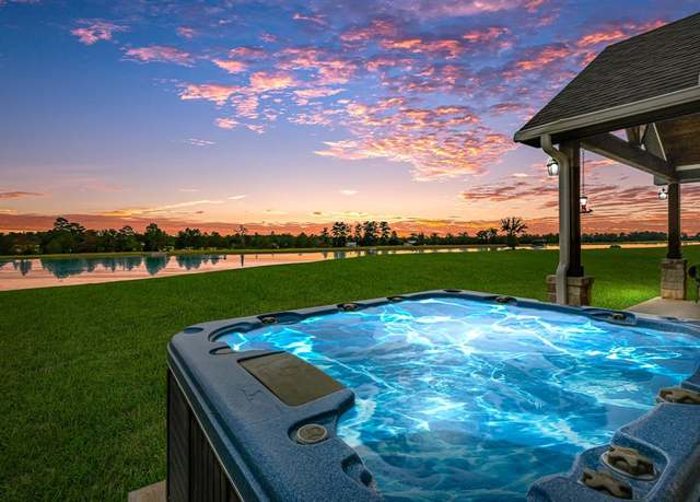 Property at 1007 Angel Ln, Alleyton, TX 78935, 6 beds, 2.5 baths