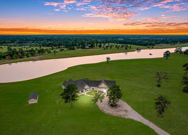 Property at 1007 Angel Ln, Alleyton, TX 78935, 6 beds, 2.5 baths