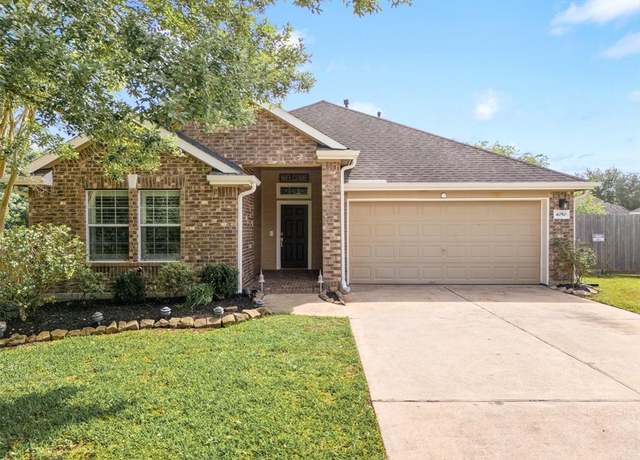 Property at 4050 Palmetto Ct, Dickinson, TX 77539, 3 beds, 2 baths