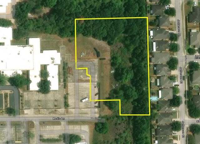 Property at 899 Medic Ln, Alvin, TX 77511