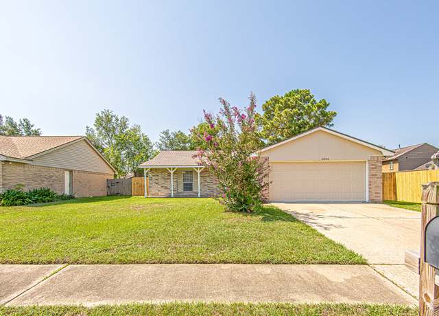 Property at 17959 Valley Knoll Dr, Houston, TX 77084, 3 beds, 2 baths