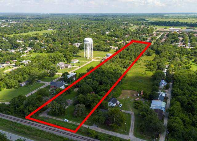 Property at 1102 N Battlebell Rd, Highlands, TX 77562
