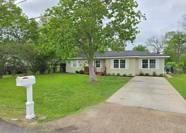 Property at 316 Dorsett St, Clute, TX 77531, 3 beds, 1 bath