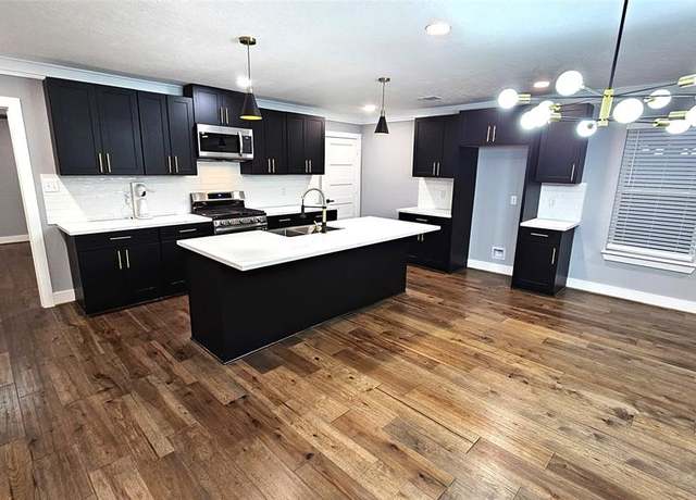 Property at 4526 Dixie Dr, Houston, TX 77021, 3 beds, 2 baths