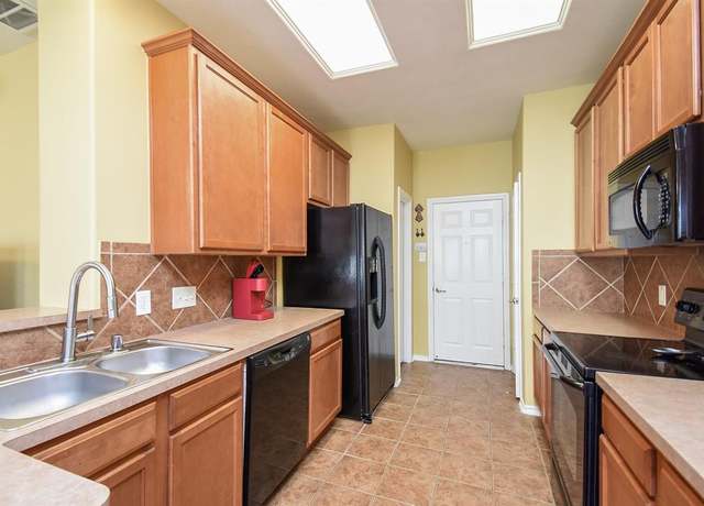 Property at 14418 Birch Knoll Ln Ln, Houston, TX 77047, 3 beds, 2.5 baths