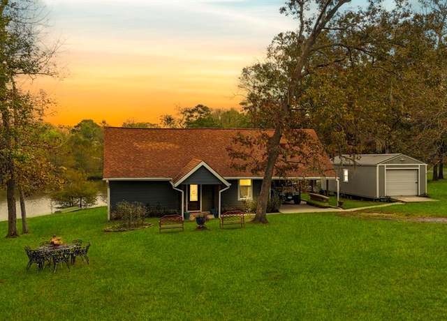 Property at 219 Lakeshore Dr, Ace, TX 77326, 3 beds, 1 bath
