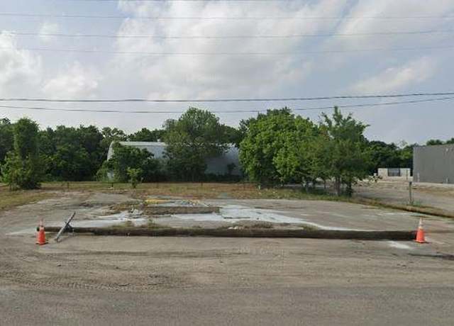 Property at 900 W Highway 90, Dayton, TX 77535