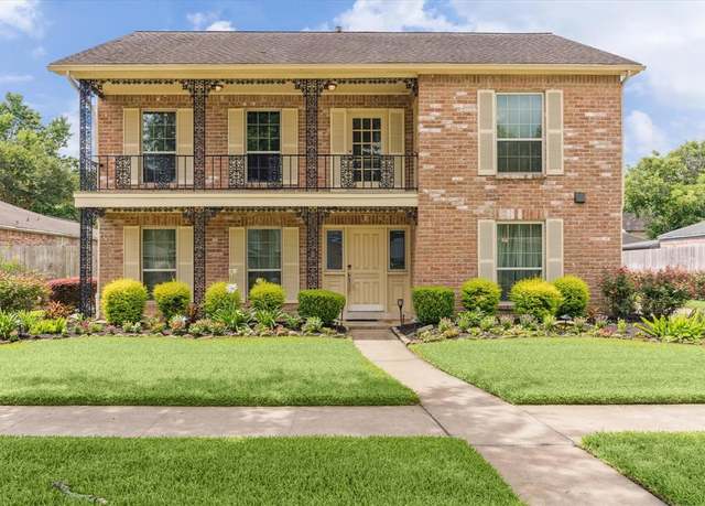 Property at 16422 Brookvilla Dr, Houston, TX 77059, 4 beds, 2.5 baths