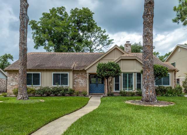 Property at 2827 Fontana Dr, Houston, TX 77043, 4 beds, 2 baths
