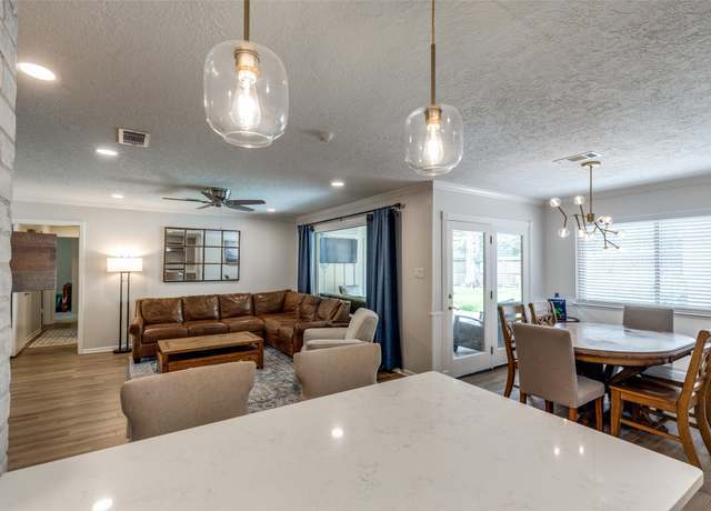 Property at 2827 Fontana Dr, Houston, TX 77043, 4 beds, 2 baths