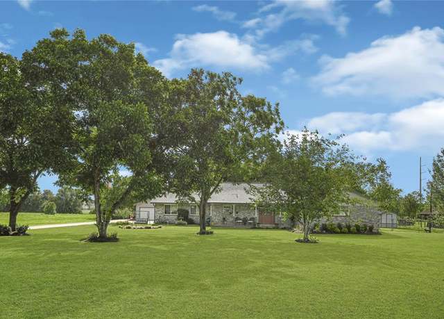 Property at 2813 Avenue J, Santa Fe, TX 77510, 3 beds, 2 baths