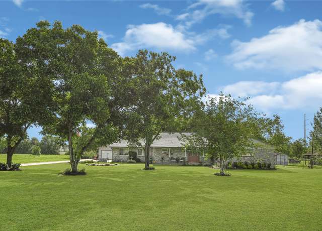 Property at 2813 Avenue J, Santa Fe, TX 77510, 3 beds, 2 baths