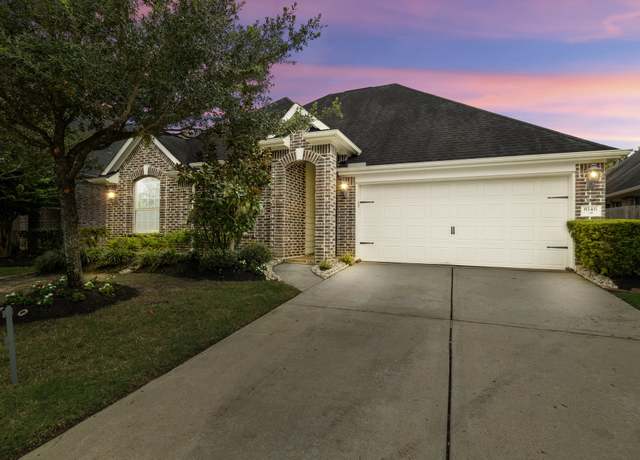 Property at 8146 Laughing Falcon Trl, Conroe, TX 77385, 3 beds, 2 baths