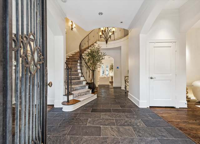 Property at 30 Hackberry Ln Unit A, Houston, TX 77027, 4 beds, 4 baths