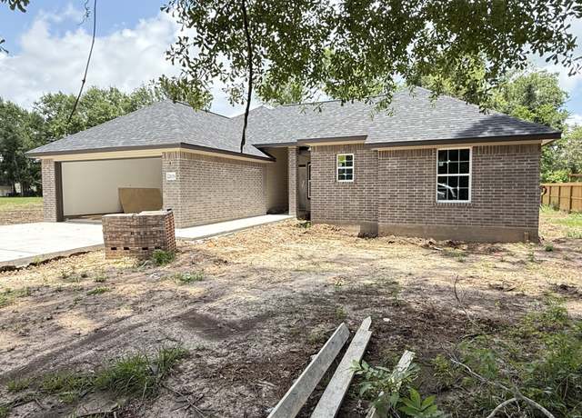 Property at 2639 Cr-769c, Brazoria, TX 77422, 4 beds, 2 baths