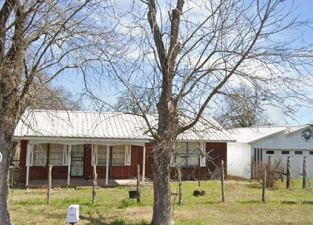 Property at 1423 Fm 1512, Jewett, TX 75846, 2 beds, 2 baths