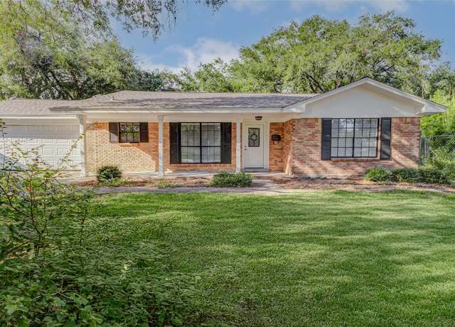 Property at 3211 Jacquelyn Dr, Pearland, TX 77581, 3 beds, 3 baths