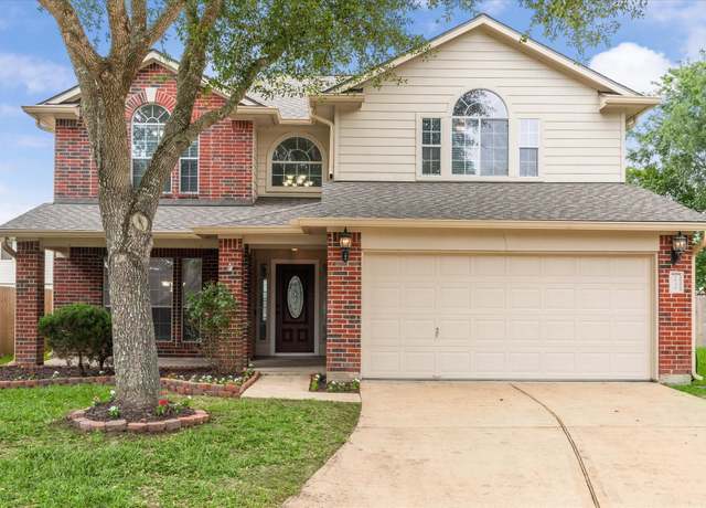 Property at 1056 Inverness Cv, Dickinson, TX 77539, 3 beds, 2.5 baths
