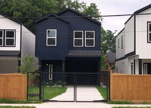 Property at 5702 Elysian St, Houston, TX 77009, 3 beds, 2.5 baths