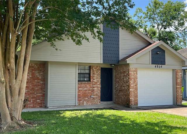 Property at 4804 Greenwood Dr, Rosenberg, TX 77471, 2 beds, 1 bath