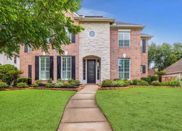 Property at 1611 Hill Spring Dr, Sugar Land, TX 77479, 5 beds, 3.5 baths