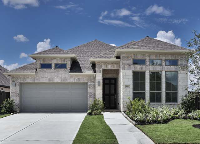 Property at 11835 Sawgrass Dr, Mont Belvieu, TX 77523, 4 beds, 3 baths