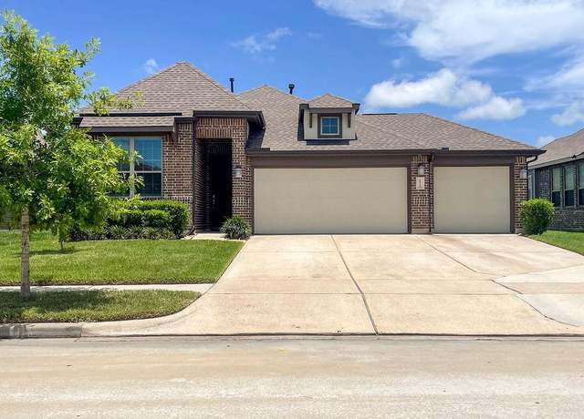Property at 8419 Hunters Cliff Dr, Baytown, TX 77521, 3 beds, 2 baths