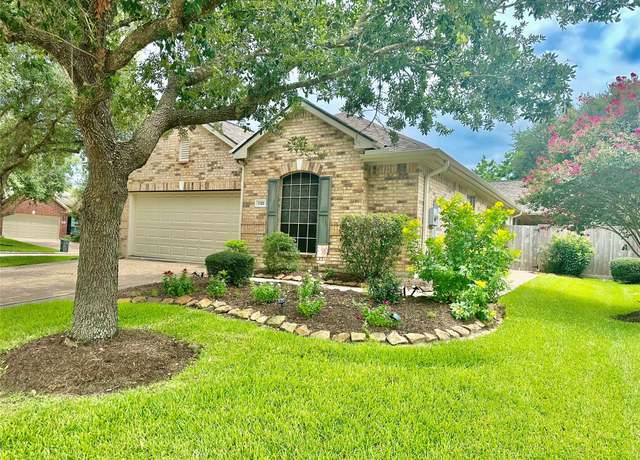 Property at 1321 Palermo Dr, Pearland, TX 77581, 2 beds, 2 baths