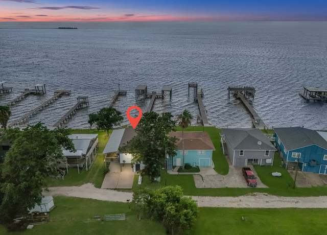 Property at 211 Captains Rd, Anahuac, TX 77514, 2 beds, 3 baths