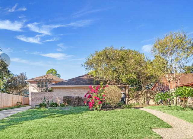 Property at 3107 Groveshire Ct, Sugar Land, TX 77478, 5 beds, 3.5 baths