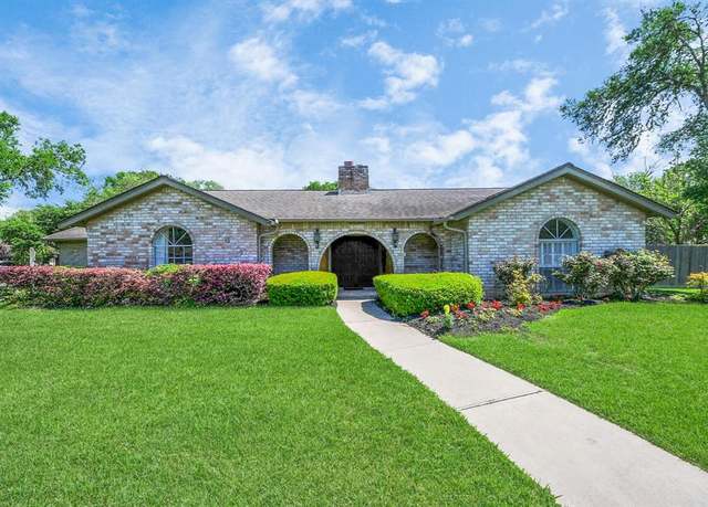 Property at 1804 W Laurel Oaks Dr, Richmond, TX 77469, 3 beds, 3 baths