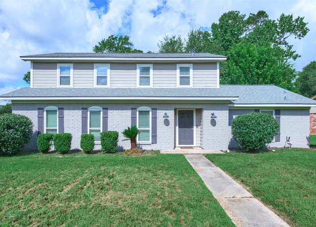 Property at 725 River Plantation Dr, Conroe, TX 77302, 4 beds, 2.5 baths