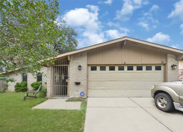 Property at 5510 Hickory Forest Dr, Houston, TX 77088, 3 beds, 2 baths