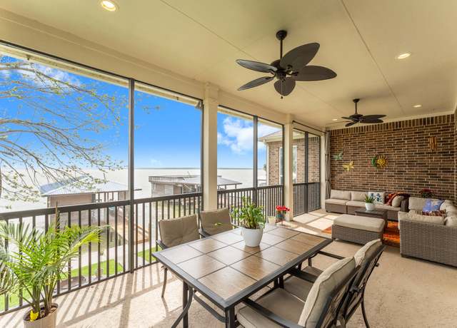 Property at 462 Bridgelanding, Onalaska, TX 77360, 3 beds, 2.5 baths